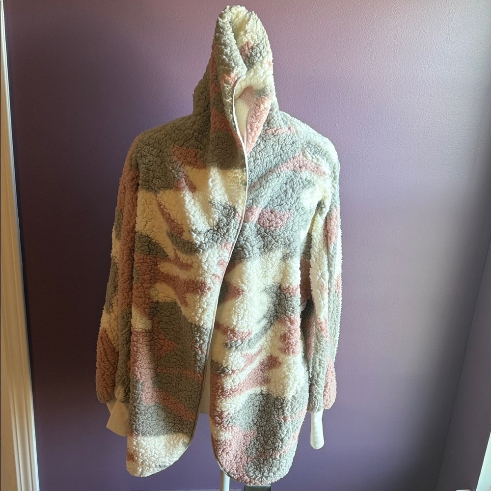 Lularoe teddy bear pink gray white camouflage camo Sherpa hoodie jacket medium